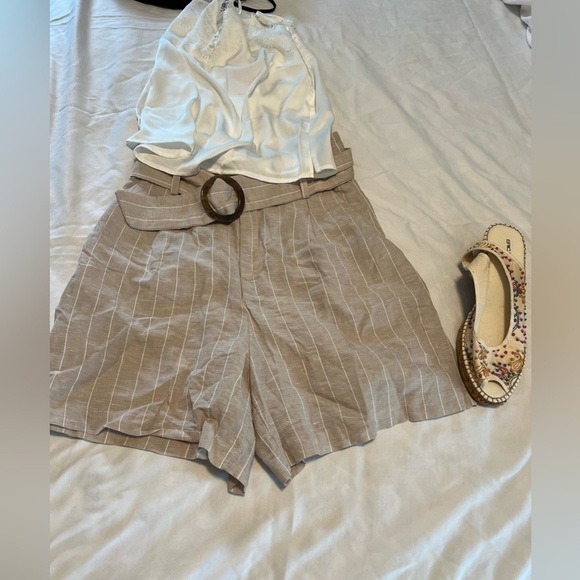 H&M Striped Shorts for Women – Size 4 – Good Pre-Loved Condition - Picture 2 of 3